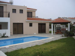 房子租金在塞浦路斯的利马索尔，帕福斯附近的海